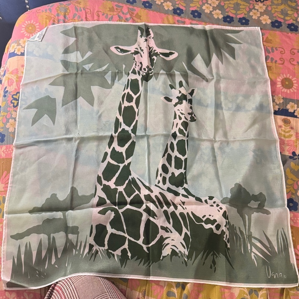 Vintage 1970s Vera Giraffe Scarf